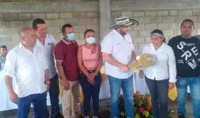 Familias beneficiadas con viviendas gratis en Ciénaga de Oro - Córdoba. Foto: archivo prensa (MVCT)