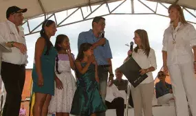Minvivienda hizo hoy su aporte a la paz con la entrega de 270 casas para ahorradores en Palmira Minvivienda hizo hoy su aporte a la paz con la entrega de 270 casas para ahorradores en Palmira