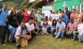 Firma de convenio para construcción de Viviendas de Interés Social Rural en el AETCR Llano Grande en Dabeiba, Antioquia. Foto: Sharon Durán (MVCT)