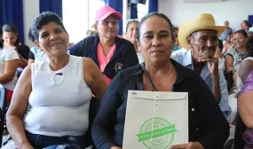 100 familias recibiran el titulo de propiedad en Dagua Valle 100 familias recibiran el titulo de propiedad en Dagua Valle