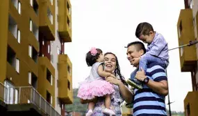 Las ventas de vivienda de interes social en el tercer trimestre del ano son las mas altas de la historia de Colombia Las ventas de vivienda de interes social en el tercer trimestre del ano son las mas altas de la historia de Colombia