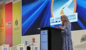 En el congreso de la Cámara Colombiana de la Infraestructura, en Cartagena, la ministra Catalina Velasco recordó que en el sector rural 12 millones de personas tienen una prestación del servicio de agua inadecuada y 3,2 millones no acceden a este. Foto: Dania Asprilla (MVCT).