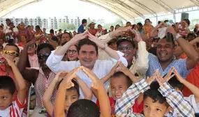 Cien mil viviendas gratis terminadas y cinco millones de colombianos mas con agua potable entre los logros del Ministro Luis Felipe Henao Cien mil viviendas gratis terminadas y cinco millones de colombianos mas con agua potable entre los logros del Ministro Luis Felipe Henao