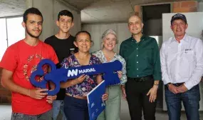 Las organizaciones comunitarias son fundamentales para apalancar la economía popular. Foto: prensa (MVCT)