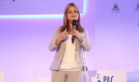Ministra Elsa Noguera invita a las Cajas de Compensacion a ser parte de la segunda etapa de viviendas gratis Ministra Elsa Noguera invita a las Cajas de Compensacion a ser parte de la segunda etapa de viviendas gratis