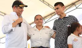 Hoy 256 familias vallecaucanas de bajos recursos estrenaran casa Hoy 256 familias vallecaucanas de bajos recursos estrenaran casa