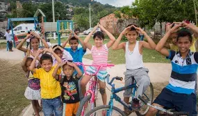 3.500 habitantes de Florencia cuentan desde hoy con duchas, lavamanos, lavaderos y sanitarios, gracias al programa “Conéctate con el Agua” del Ministerio de Vivienda 3.500 habitantes de Florencia cuentan desde hoy con duchas, lavamanos, lavaderos y sanitarios, gracias al programa “Conéctate con el Agua” del Ministerio de Vivienda