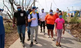 Desde el Ministerio de Vivienda, Ciudad y Territorio se trazó el desarrollo de un plan piloto, la donación empresarial de 100 viviendas y la construcción de más de 1.000, para concertar con la comunidad. Foto: Sharon Durán (MVCT)