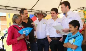 Con el Vicepresidente Vargas Lleras le cumpliremos a los habitantes de Turbo con viviendas gratis Minvivienda Con el Vicepresidente Vargas Lleras le cumpliremos a los habitantes de Turbo con viviendas gratis Minvivienda