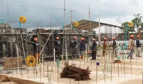 Construcción de viviendas gratis jalona la generación de empleo en el país
