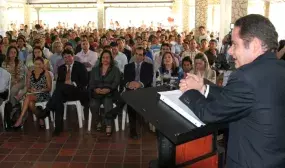 En Santander Vargas Lleras cerró primer ciclo de subastas para el programa de viviendas gratuitas