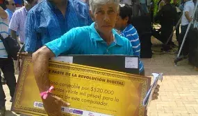 Entregan subsidios de computadores para beneficiarios del proyecto Villa Diana Carolina III en Ricaurte, Cundinamarca