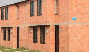 Es falso que casas de Pradera, Valle, fueran construidas por el Gobierno anterior