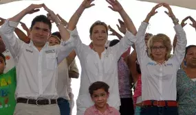 Minvivienda entrego hoy 38 casas gratis a las familias que perdieron sus hijos en la tragedia de Fundacion Minvivienda entrego hoy 38 casas gratis a las familias que perdieron sus hijos en la tragedia de Fundacion