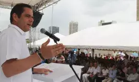 Maratónica jornada cumplió en la costa atlántica el ministro de Vivienda, Germán Vargas Lleras