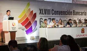 Ministro Henao Cardona destaca participación de la banca en políticas de vivienda en el país