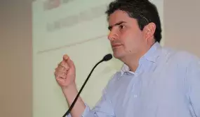 Ministro Henao Cardona interviene en foro para evaluar el primer año del programa de las viviendas gratis