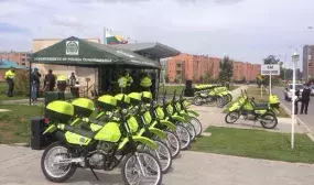 Minvivienda entregó 14 motos policiales para el Macroproyecto Ciudad Verde en Soacha