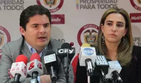 Minvivienda y CRA presentan propuesta para cancelar los servicios de acueducto y alcantarillado en el país con sistema prepago