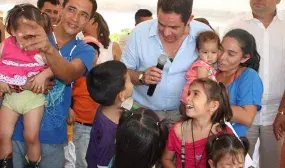 Vargas Lleras culmina su gestión en Minvivienda entregando casas gratis