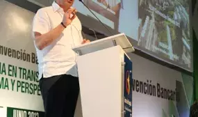 Vargas Lleras recibe respaldo del sector financiero para política de vivienda del Gobierno