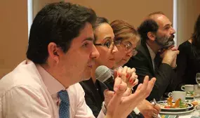 “Ya terminamos 40.000 viviendas gratis y estamos construyendo 60.000, ahora el reto es la convivencia y el acompañamiento social a estas familias”: Minvivienda