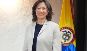 FOTOGRAFÍA COMUNICADO MINISTRA ENCARGADA