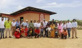 FOTOGRAFIA viceministra de Vivienda Aydeé Marsiglia Bello EN ENTREGA DE VIVIENDAS RURALES EN EL PROYECTO Miiroku