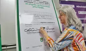 Los huilenses recibieron buenas noticias en materia de agua y vivienda por parte de la ministra de Vivienda. Foto: Sharon Durán (MVCT).