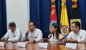 FOTOGRAFÍA VICEMINISTRA DE VIVIENDA, AYDEÉ MARSIGLIA CON EL GOBERNADOR DE NORTE DE SANTANDER, Y CON EL ALCALDE DE CÚCUTA