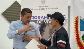 FOTOGRAFÍA INICIA PROYECTO DE MEJORAMIENTOS DE VIVIENDA PARA EL CORAZÓN DEL CATATUMBO