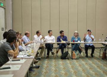 Reunión de la ministra Catalina Velasco en Montería con los alcaldes de Sincelejo y Montería, el presidente de Camacol y constructores de la región. Foto: Sharon Durán (MVCT)