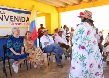 La ministra de Vivienda, anunció el inicio de un trabajo conjunto para implementar Cambia Mi Casa en esta comunidad.