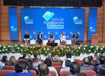 Imagen del Foro de Reactivación Económica en Manizales, Caldas.