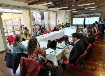 Fotografía, los equipos del Viceministerio de Agua y Saneamiento Básico del Ministerio de Vivienda Ciudad y Territorio, presentando a las delegaciones los avances del país con relación al cierre de brechas en el acceso a agua y saneamiento, al igual que las estrategias que se desarrollan para fortalecer a las organizaciones comunitarias del sector.