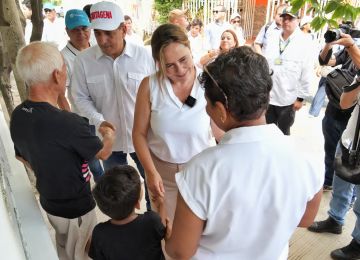 La ministra de Vivienda Helga María Rivas visita El Pozón en Cartagena, donde hizo entrega formal de 150 mejoramientos urbanos, dignificando a cientos de familias en esta ciudad