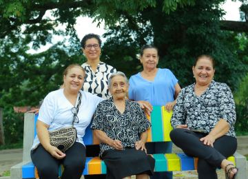 FOTOGRAFÍA ADULTOS MAYORES EN EL NUEVO PARQUE RECREODEPORTIVO LA PRIMAVERA EN EL MOLINO, LA GUAJIRA
