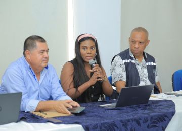 FOTOGRAFÍA REPRESENTANTE DEL COMITÉ DEL PARO DURANTE MESA DE SEGUIMIENTO ‘TERRITORIO, VIVIENDA E INFRAESTRUCTURA’