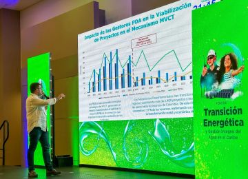 FOTOGRAFÍA VICEMINISTRO DE AGUA Y SANEAMIENTO BÁSICO EDWARD LIBREROS, EN FORO DE TRANSICIÓN ENERGÉTICA