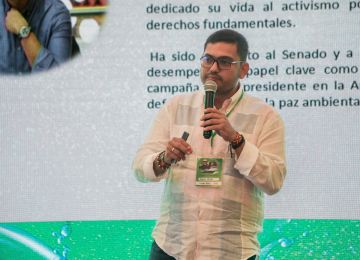 FOTOGRAFÍA VICEMINISTRO DE AGUA Y SANEAMIENTO BÁSICO EDWARD LIBREROS, EN FORO DE TRANSICIÓN ENERGÉTICA