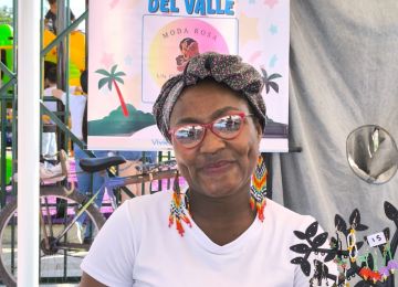 FOTOGRAFÍA REPRESENTANTE DE FERIA DE EMPRENDIMIENTO EN EL PARQUE RECREODEPORTIVO; VALLE DEL GUAMUEZ, PUTUMAYO