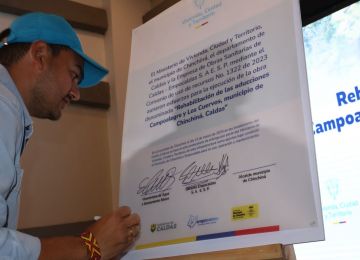 FOTOGRAFÍA VICEMINISTERIO DE AGUA Y SANEAMIENTO BÁSICO, EDWARD LIBREROS; EN FIRMA DE INAUGURACIÓN DE OBRAS DE REHABILITACIÓN DE LAS ADUCCIONES CAMPOALEGRE Y LOS CUERVOS.