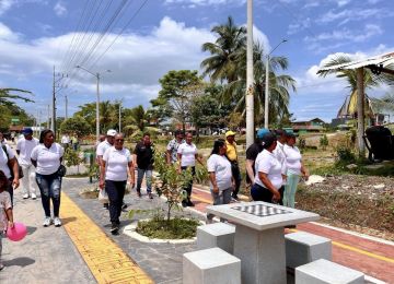 FOTOGRAFÍA INAUGURACIÓN DE OBRAS PARA BARRIOS DE PAZ EN NECOCLÍ, ANTIOQUIA 