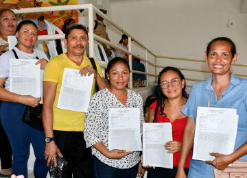 FOTOGRAFIA ENTREGA de títulos prediales en Corozal 