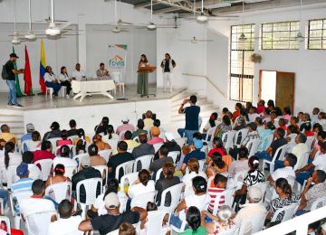 FOTOGRAFIA ENTREGA de títulos prediales en Corozal 