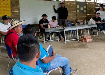 FOTOGRAFÍA VISITA TECNICA DE MINVIVIENDA EN RESGUARO INDIGENA EN RISARALDA