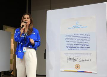 FOTOGRAFÍA MINVIVIENDA EN SUSCRIPCION DE CONVENIOS PARA LAS ALCALDIAS DE PIEDECUESTA, GIRÓN, SAN JOSE DE MIRANDA Y PUERTO PARRA
