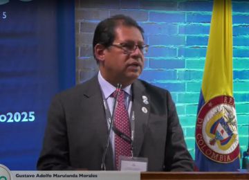 FOTOGRAFIA MINVIVIENDA EN PANEL AMERIGOE 2025