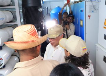 FOTOGRAFIA ENTREGA PLANTA DESALINIZADORA URIBIA, LA GUAJIRA 04