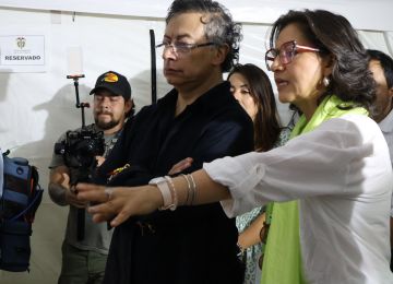 FOTOGRAFIA COMUNICADO PETRO ENTREGA AVANCES DE ACUEDUCTO EN RIOACHA 04